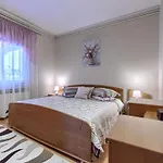Appartamento Cekic-2 By Interhome *